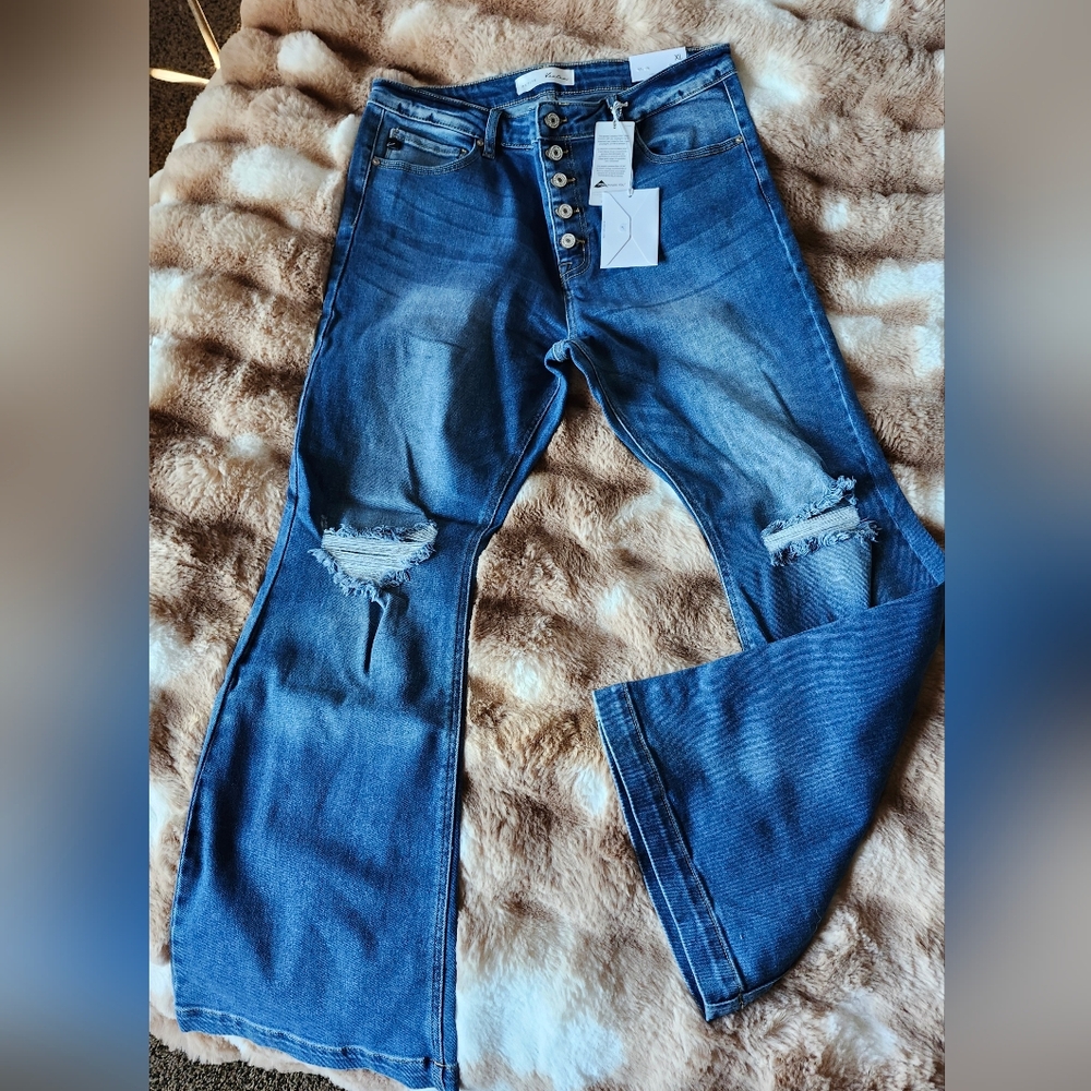 Stylish KANCAN Distressed Jeans - Petite XL (14-16)